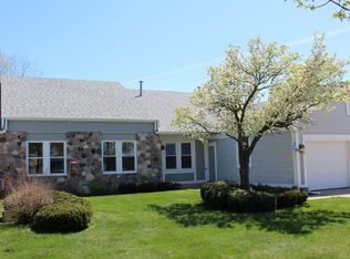274 Rolling Greene Dr NW, Grand Rapids, MI 49534