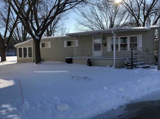 261 Bayview Rd, Elgin, IL 60123