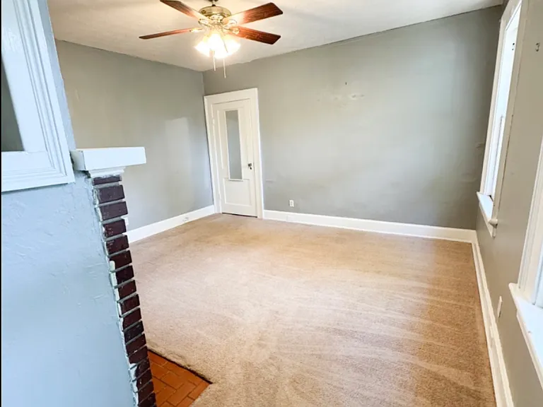 732 Broadway — Photo 10