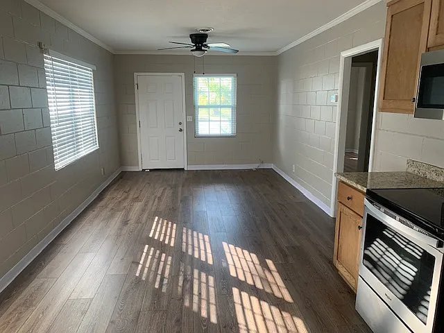 8424 Elizabeth Ave - 1 — Photo 4