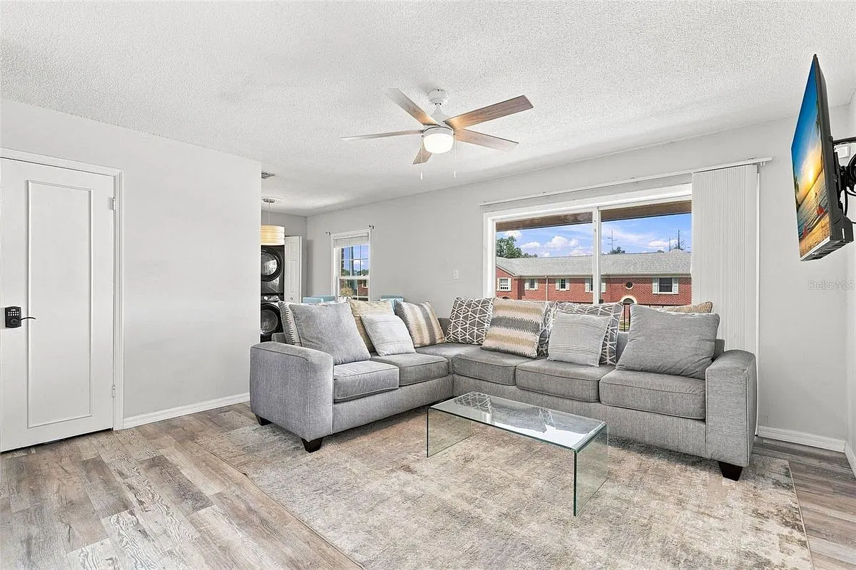 525 Georgetown Dr — Photo 4