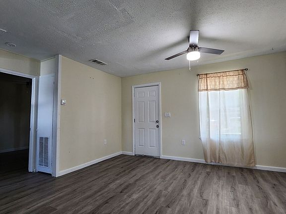4th image of 1902 Louise Ave APT C