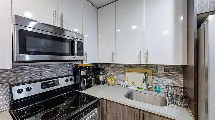 Rented by Charney Real Estate LLC | media 3