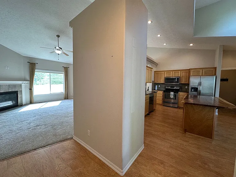 12405 E Aunnic Ln — Photo 6