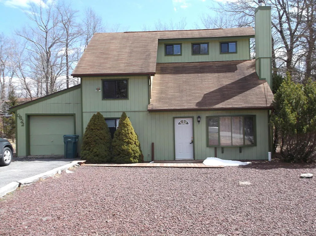 685 Country Place Dr photo 1