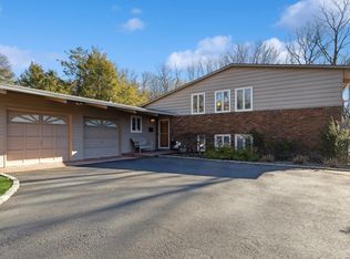 9 Highwood Rd, East Norwich, NY 11732
