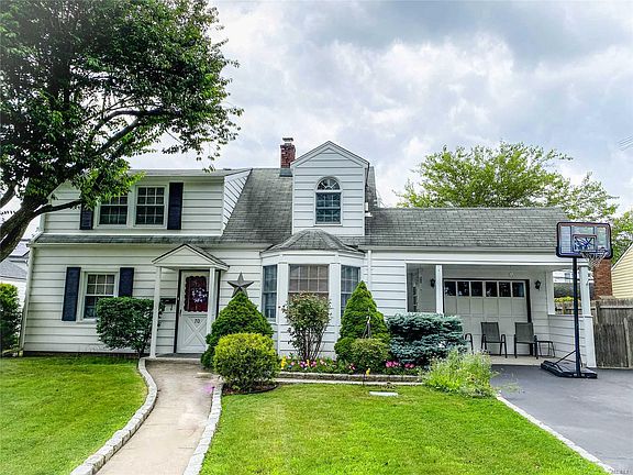 2nd image of 70 Parkside Dr N