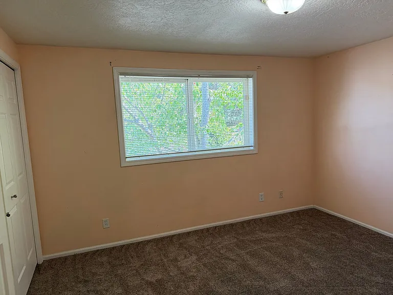 1638 Fetters Loop — Photo 28