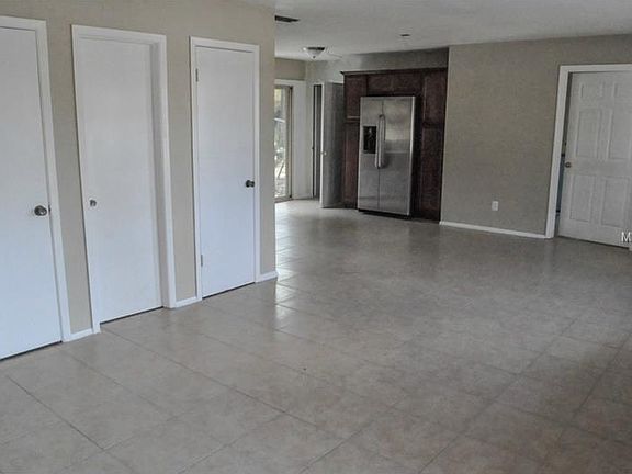 3rd image of 7018 Lynwood Dr