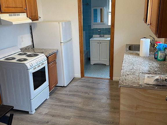 5th image of 229 Primrose Ave