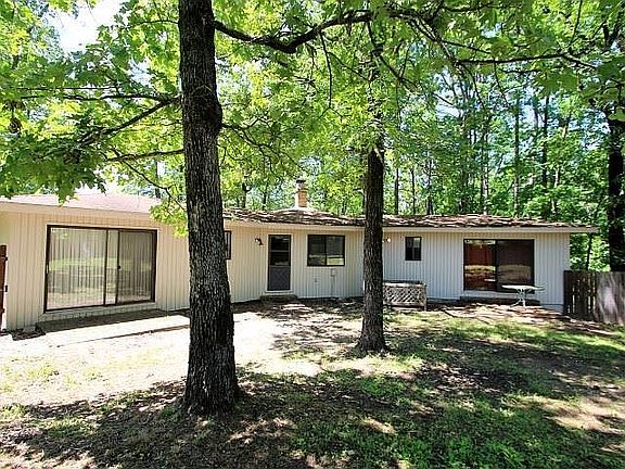 2nd image of 115 Arlington Dr