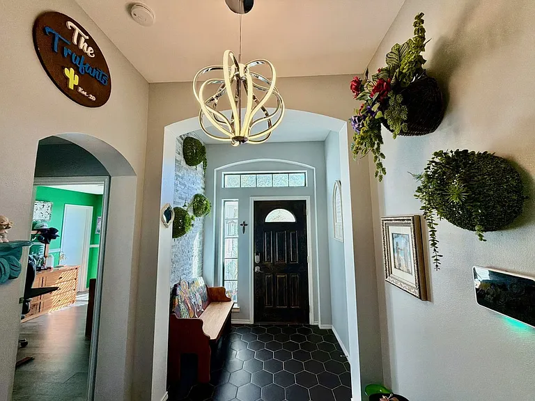 5838 Manchester Ln — Photo 10