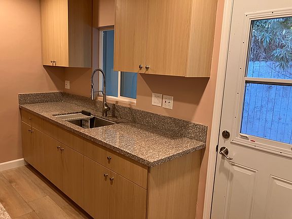 4th image of 5326 Bellingham Ave