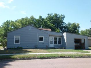 701 S Minnesota St, Mitchell, SD 57301
