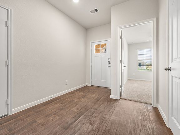 4th image of 308 Belmont Pl
