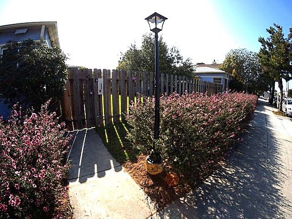 5th image of 2010 Ocean Park Blvd APT E