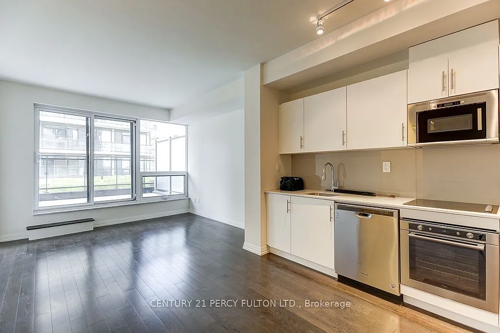 460 Adelaide St E — Photo 4