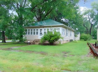 1120 N 11th St, Herrin, IL 62948