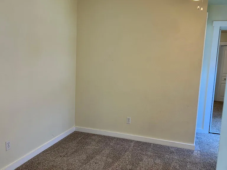 415 Augustina Ct — Photo 9