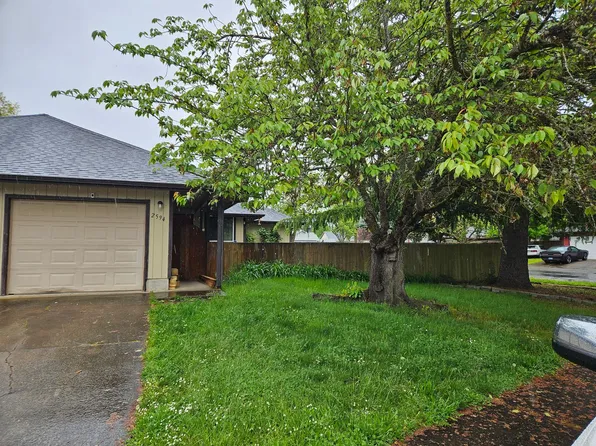 2594cu, 2594 & 2596 Cubit St #2596, Eugene, OR 97402
