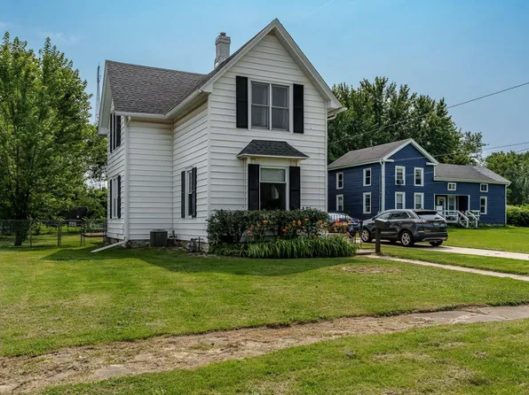 619 McKinley Ave, Belvidere, IL 61008