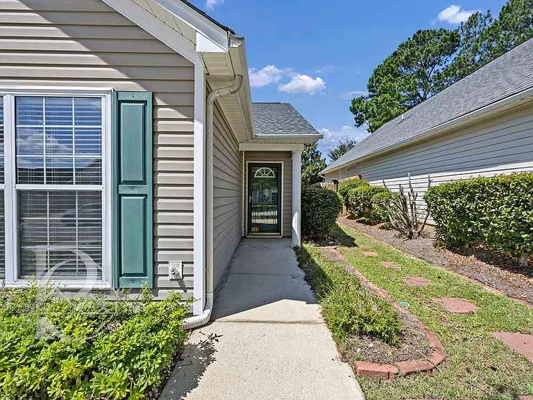112 Ivy Garden Ln — Photo 2