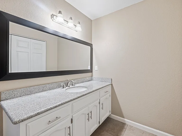 1812 W Wren Dr — Photo 18