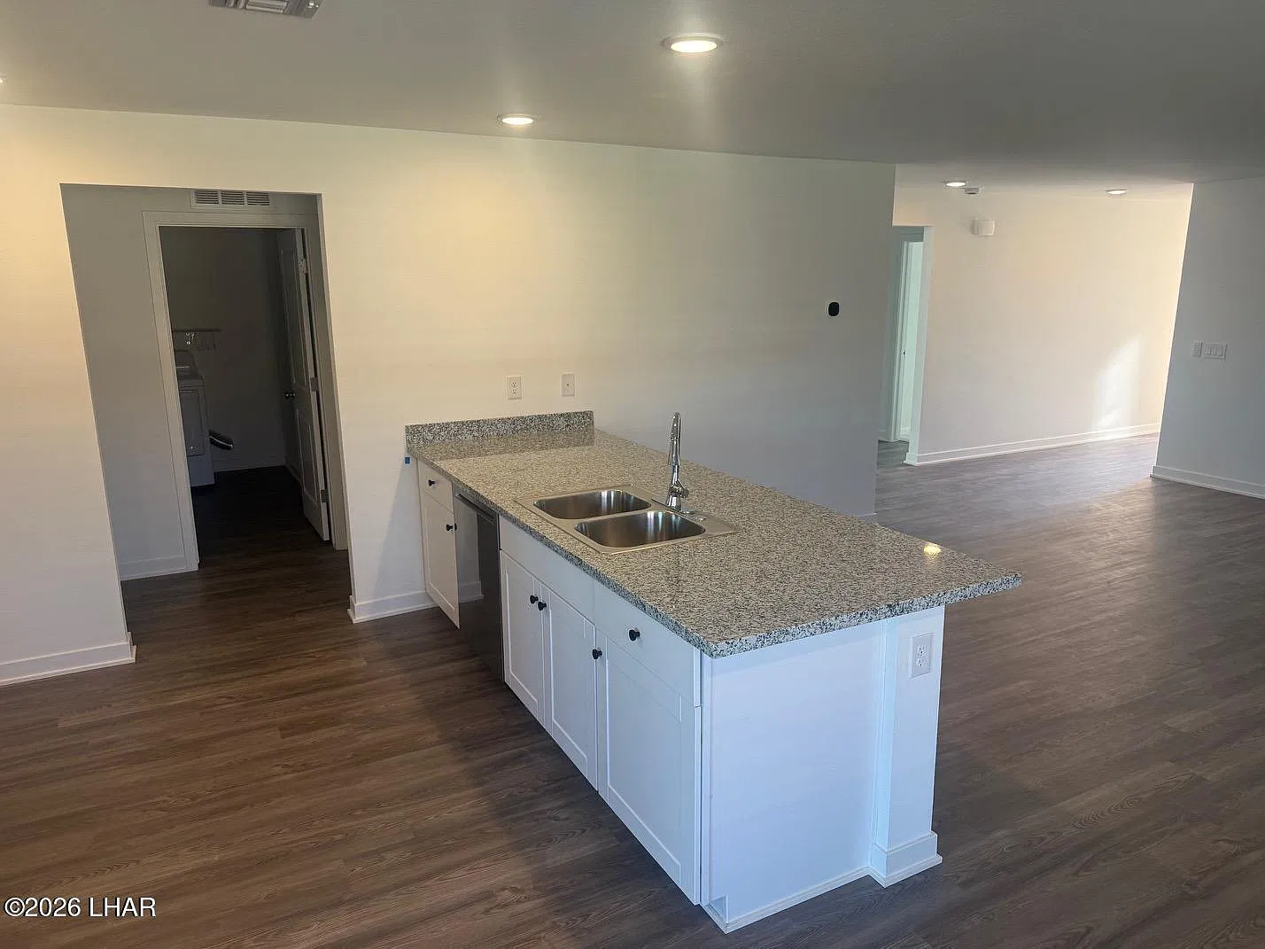 3 bed, 2.0 bath, 1456 sqft, $1,850 — Photo 4
