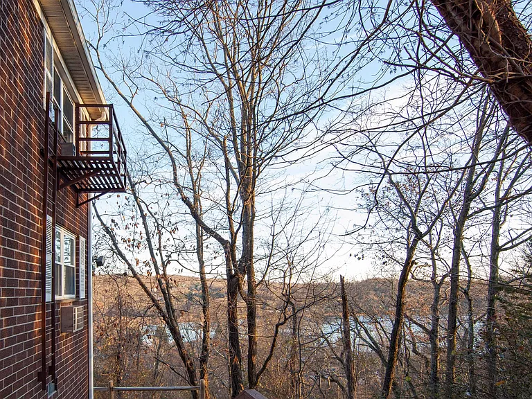 100 Pierson Miller Dr #F22 — Photo 1