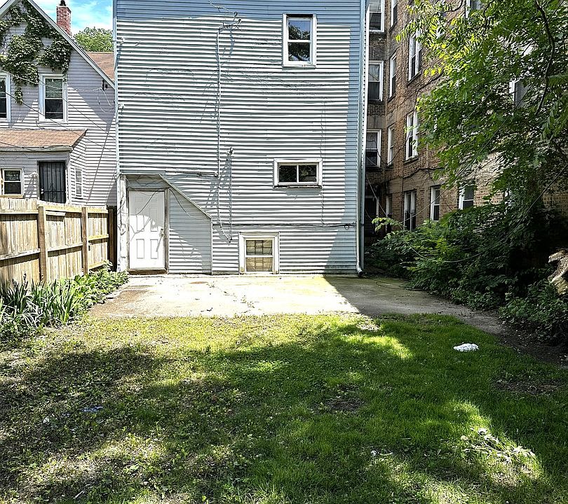 2nd image of 7142 S Lowe Ave