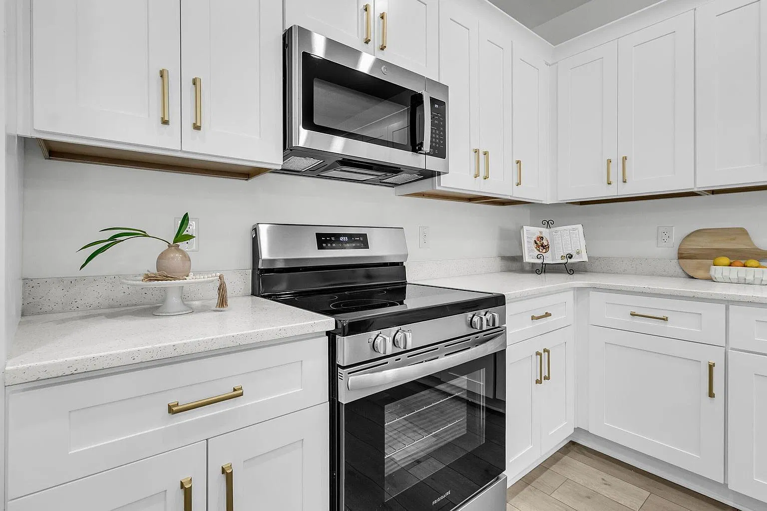 3 bed, 2.5 bath, 1634 sqft, $2,799 — Photo 3