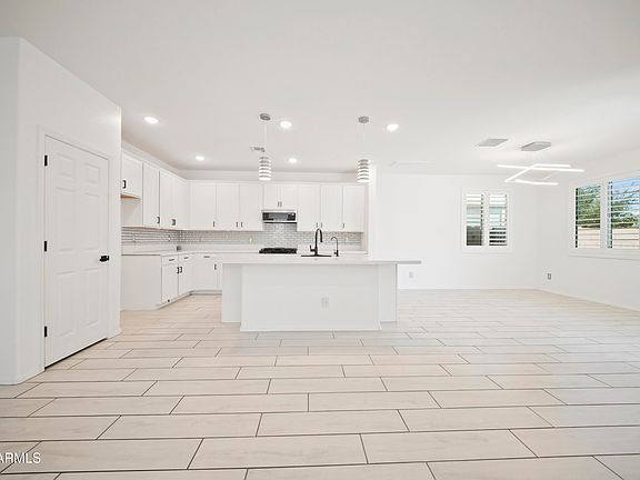 3rd image of 8853 W FLEETWOOD Lane