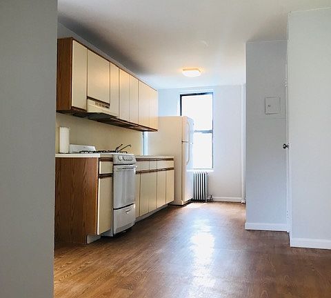 2nd image of 300 E 78th St APT 4N