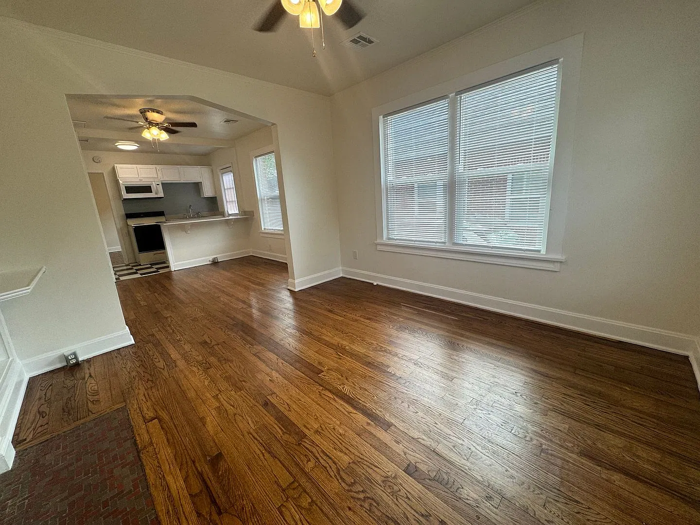 Adorable One bedroom One bathroom duplex located in Tulsa Near Mother Road Market — Photo 2