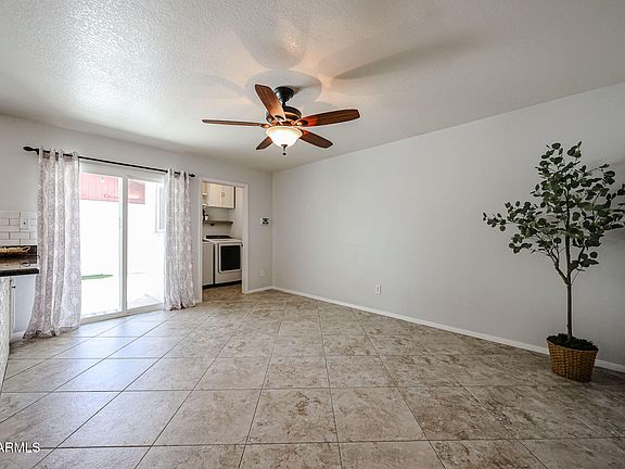 3rd image of 1812 W TOPEKA Drive