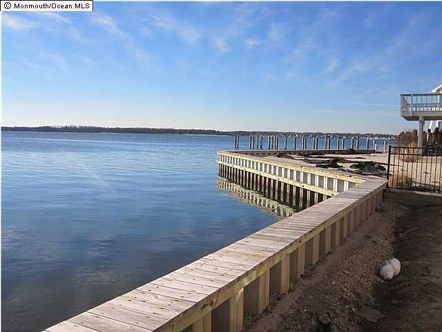 1st image of 7 Lagoon Dr E