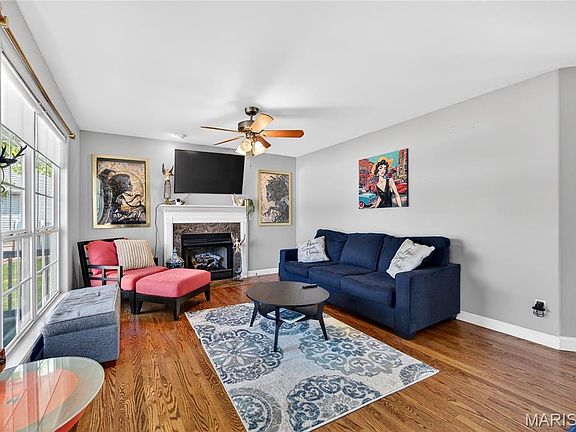 3rd image of 120 Auburn Ct