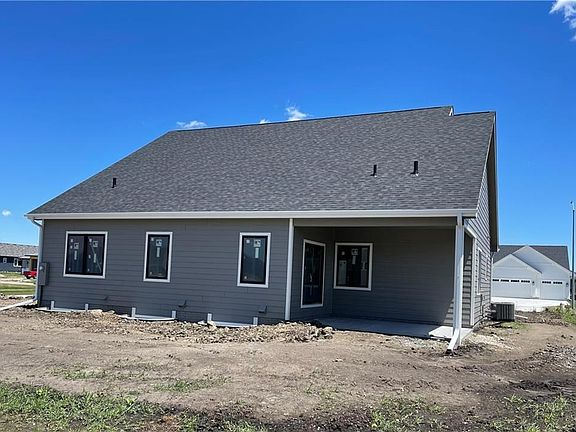 5th image of 1012 NW Mils Ct