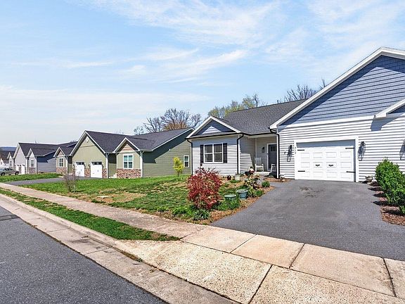 2nd image of 313 Willow Oaks Dr
