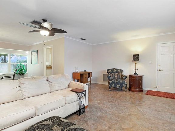 3rd image of 8303 Annwood Rd