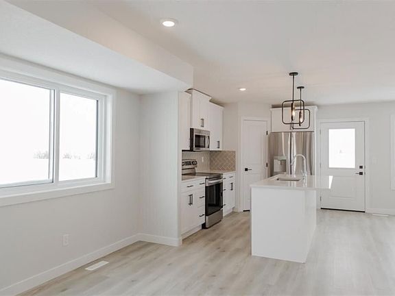 5th image of 9607 W 114th Ave