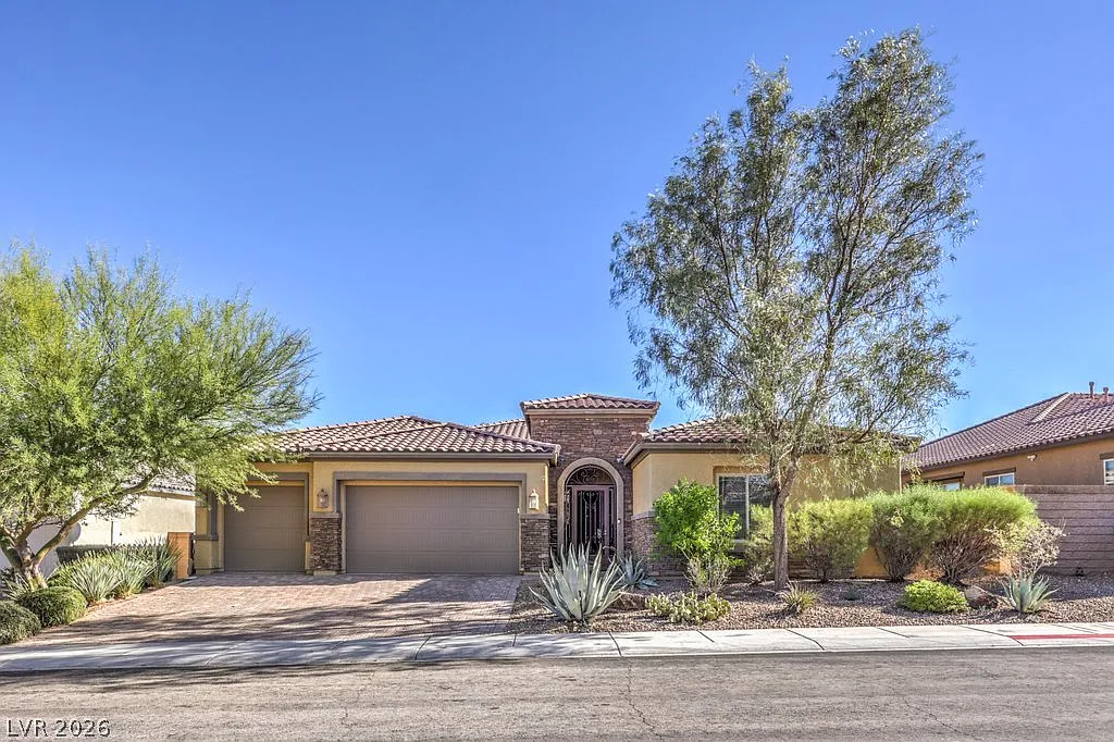 3 bed, 3.5 bath, 3137 sqft, $3,900 — Photo 1