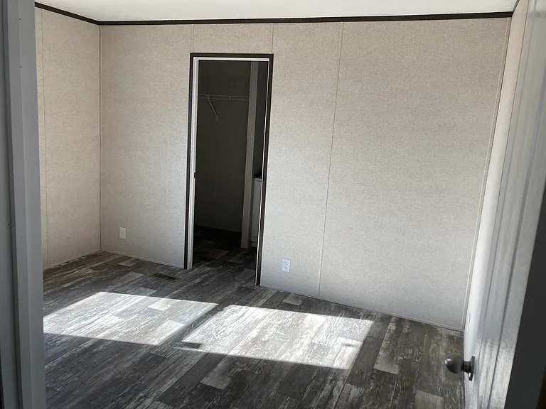 131 Grove Ln — Photo 8