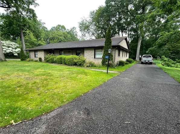 307 Steffy Ave SW, Hartville, OH 44632