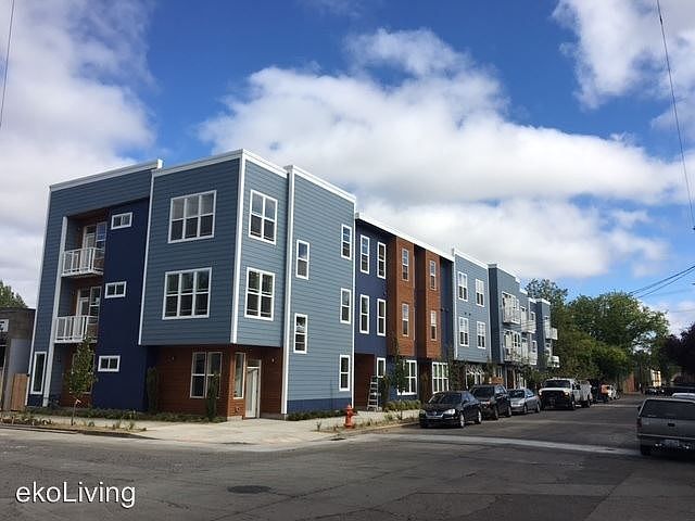 2nd image of 7247 N Leavitt Ave APT 304