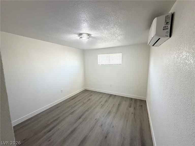 2030 Sunrise Ave #10 — Photo 17