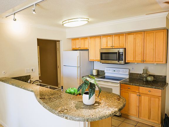 4th image of 466 Crescent St APT 320