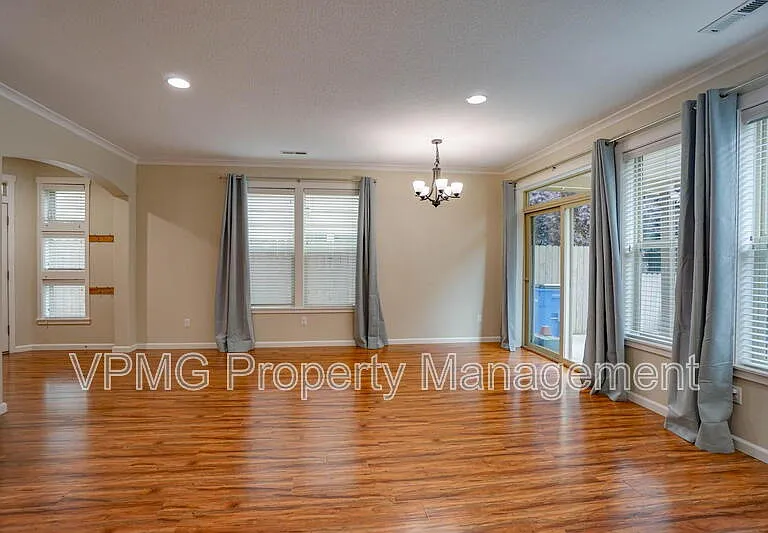 3620 NW 122nd St — Photo 10