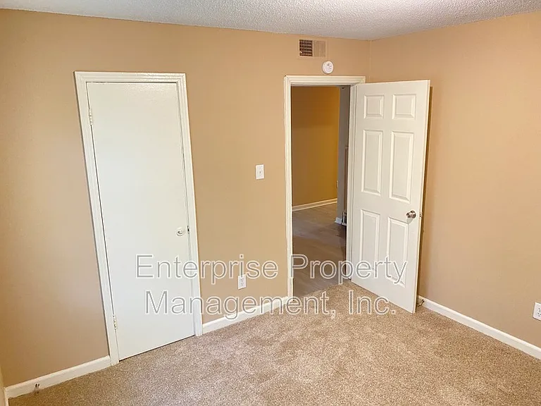 1982 Goldbrier Ln — Photo 26