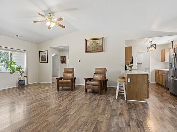 2nd image of 603 Bear Valley Ct